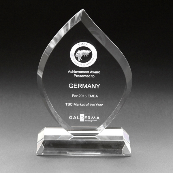 22.5cm Tear Drop Glass Plaque (Satin Box) Engraving included - Image 2